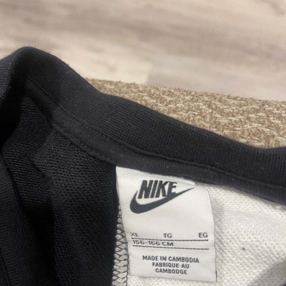 nike black white sweater sweatshirt